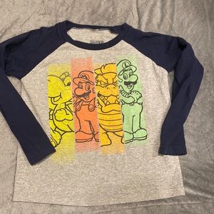 Boys Super Mario Shirt. Size M (5/6)